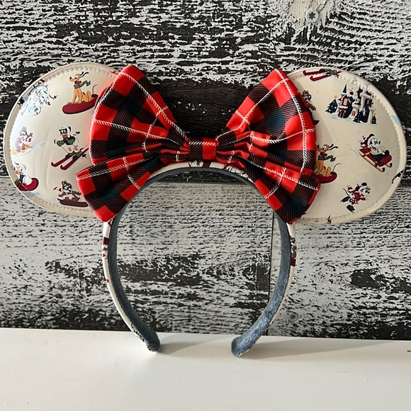 Disney Accessories - Disney Winter Snow Lodge sledding Mickey Ears.